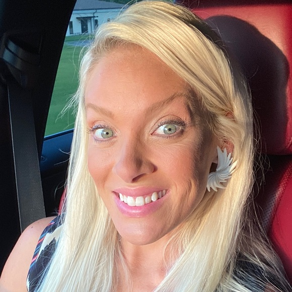 Meet your posher, Kali βπΌπ - Picture 1 of 3